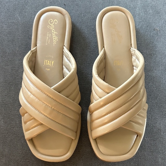 Seychelles Leather Crossband Slide Sandals Word for Word Cream Leather Sz 7 NEW - Picture 1 of 6